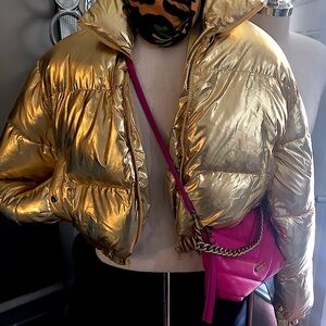 ✨Hey Babe’ I Have Another one this Gold Puffer  No Hood,  for You🫵🏽  Cutie ☺️
